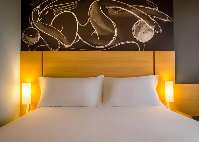 Ibis Assis Brasil - Estacionamento Gratuito 3*