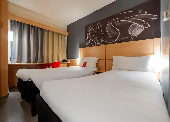 Hotel Ibis Assis Brasil - Estacionamento Gratuito
