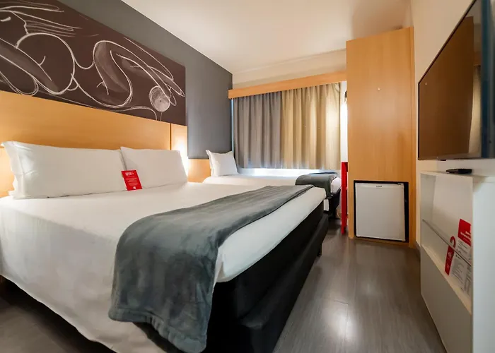 Hotel Ibis Assis Brasil - Estacionamento Gratuito 3*