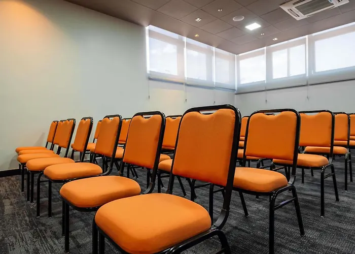 Ibis Assis Brasil - Estacionamento Gratuito Hotel