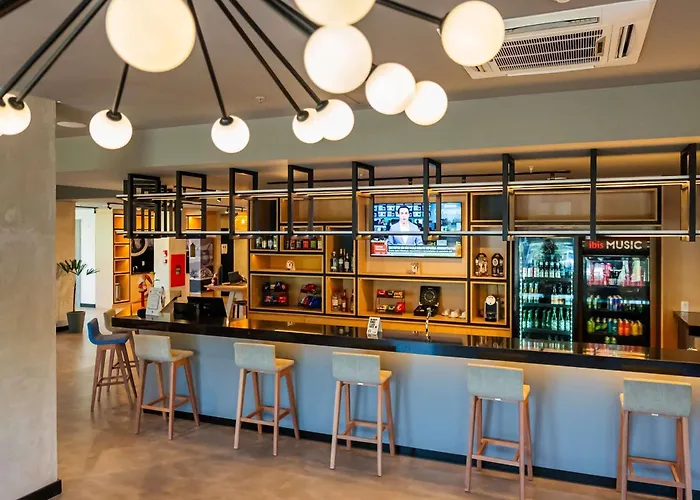 Ibis Assis Brasil - Estacionamento Gratuito 3*